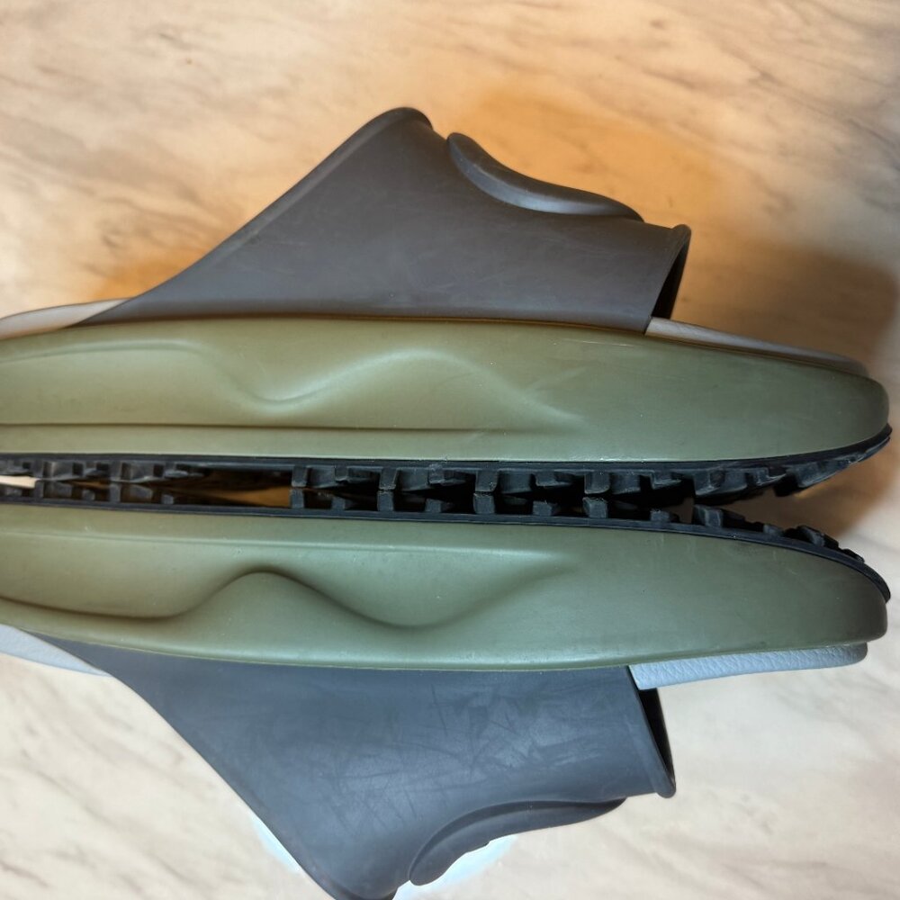 Gucci Grey Retro Interlocking Platform Slides pre… - image 6